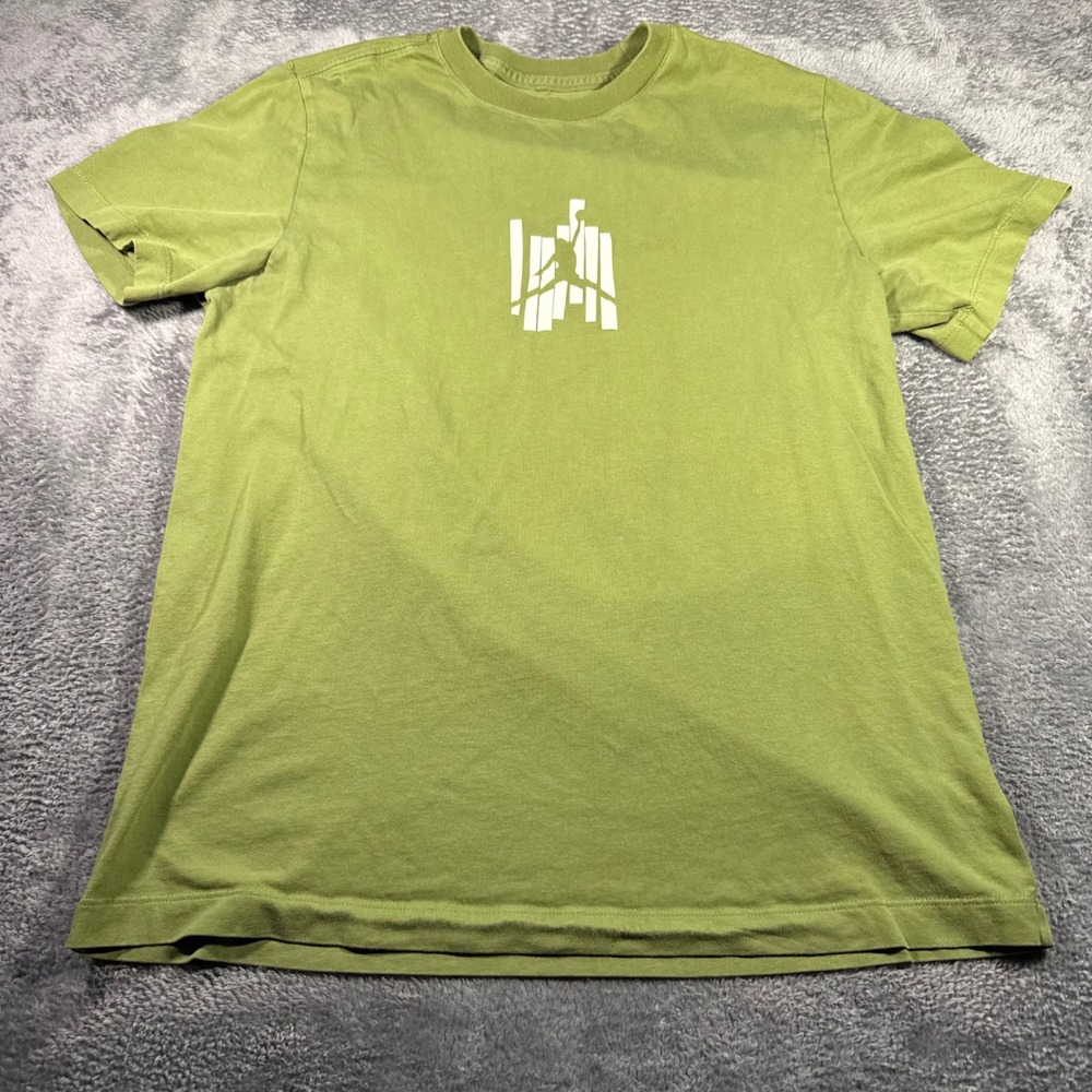 Jordan Mens Olive Green Graphic T-Shirt Jumpman Logo Crew Neck Size Medium